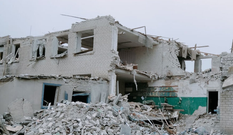 Из-за удара ВСУ по селу на оккупированной Луганщине могли погибнуть более 80 рабочих, которые рыли окопы, - СМИ. ФОТОрепортаж