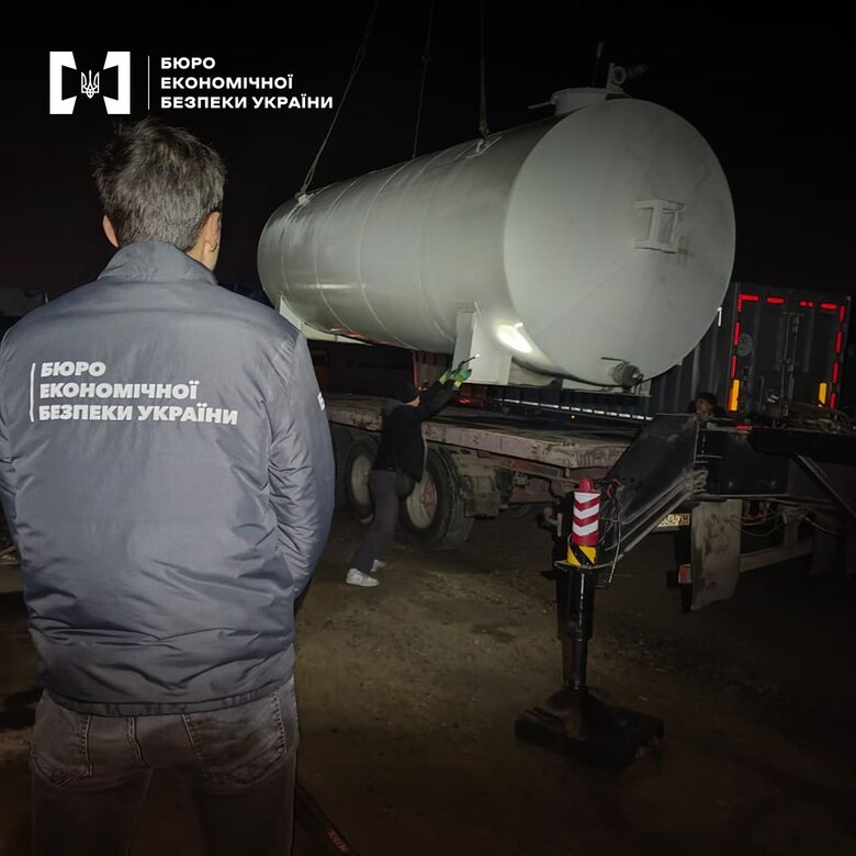 БЕБ викрило незаконне виробництво пального в Одеській області
