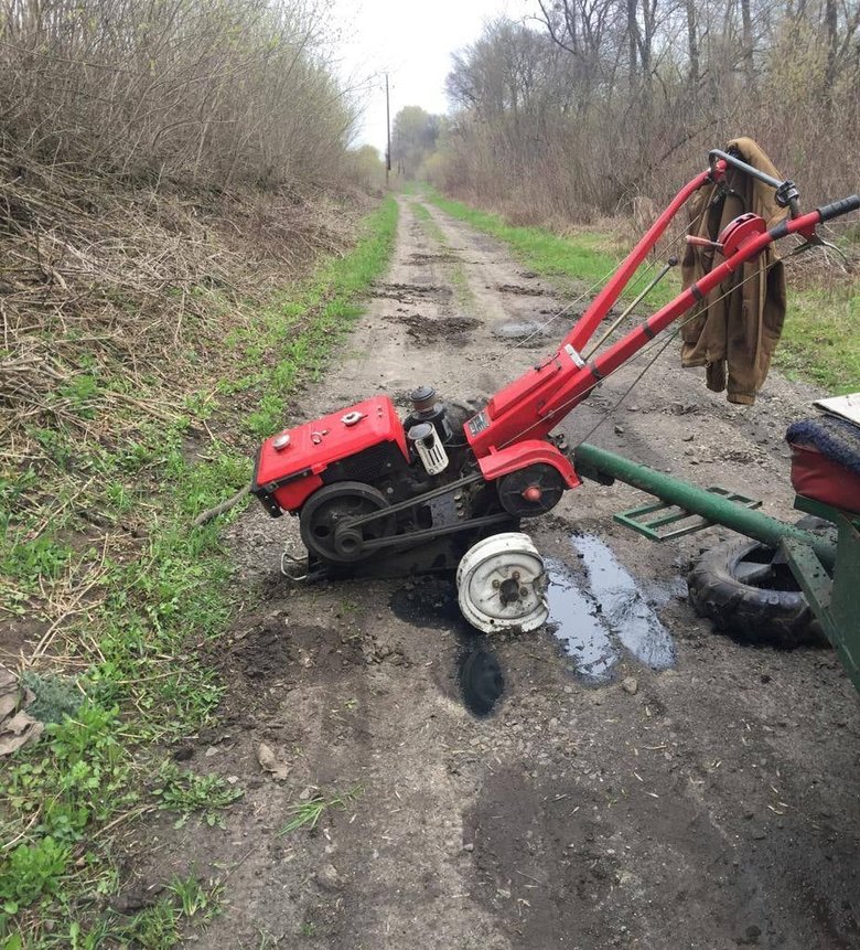 На Сумщині 29-річний працівник Укрзалізниці підірвався на протипіхотній міні. Розпочато розслідування, - прокуратура 01 На Сумщині 29-річний працівник Укрзалізниці підірвався на протипіхотній міні. Розпочато розслідування, - прокуратура 01