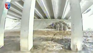 FPV-дроны на оптоволокне уничтожили два моста врага - минус боеприпасы и подкрепление. ВИДЕО
