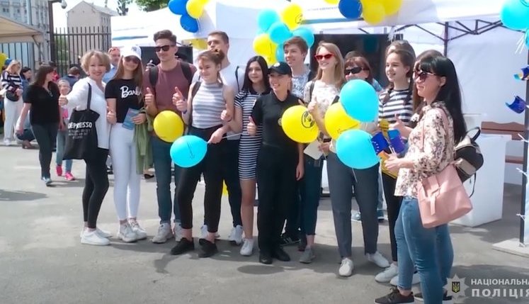 У 2020-2021 рр. співробітники МВС розшукали 14,6 тис. зниклих дітей, 330 врятували під час пожеж та 110 на водоймах, - Аваков. ВIДЕО