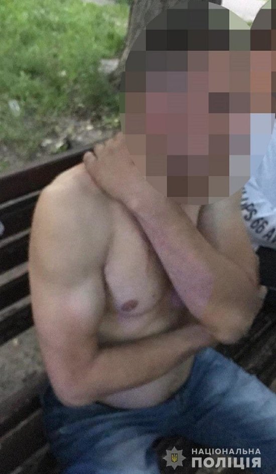 Чоловік порізав ножем двох киян: постраждалих госпіталізовано, хулігана затримано 01