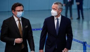 Кулеба зустрінеться з генсеком НАТО Столтенбергом 15 листопада, - речниця Альянсу