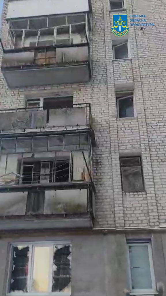 Рашисты ударили ракетами по Шостке, ранена женщина, повреждено минимум 26 домов 05 Рашисты ударили ракетами по Шостке, ранена женщина, повреждено минимум 26 домов 05
