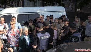 Националисты пытались помешать сторонникам левых сил провести первомайскую акцию в Житомире