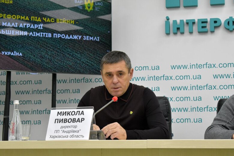 Аграрії очікують змістовної відповіді президента на петицію щодо відтермінування збільшення лімітів на купівлю землі в 100 разів 02