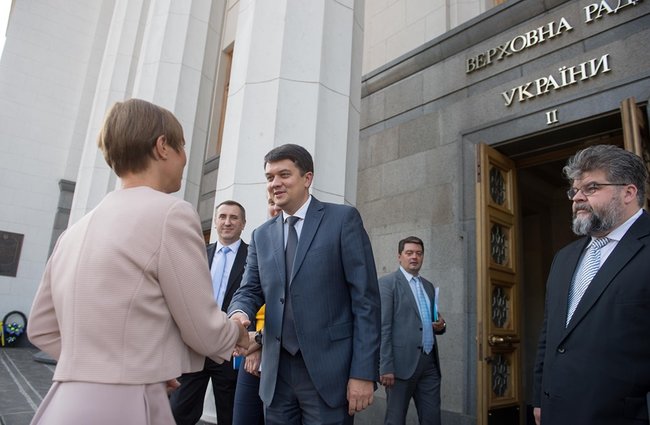 Разумков и президент Эстонии Кальюлайд обсудили реформы в Украине 01