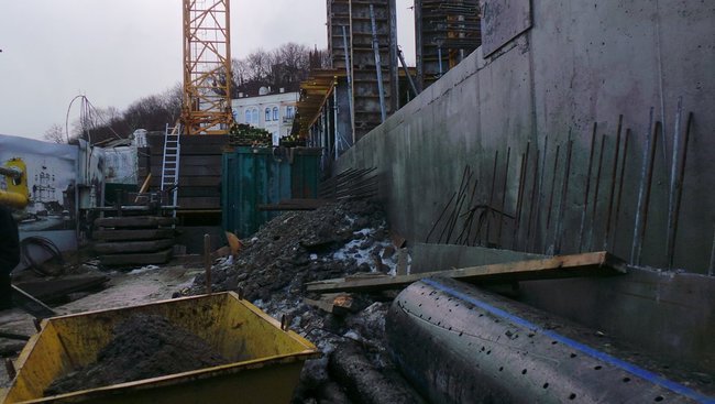 На Андреевском спуске протестовали против строительства 30-метровой гостиницы: Застройщик игнорирует решение суда 13