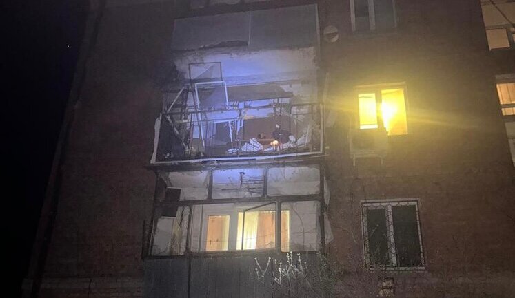 Ruscists hit Nikopol district: multi-storey building and cars are damaged. PHOTO