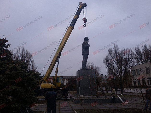 ленин памятник демонтаж
