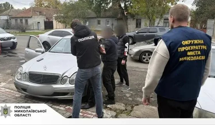 Викрито і затримано чоловіка, який обіцяв "домовитися" про фіктивну інвалідність за $8200. ФОТО