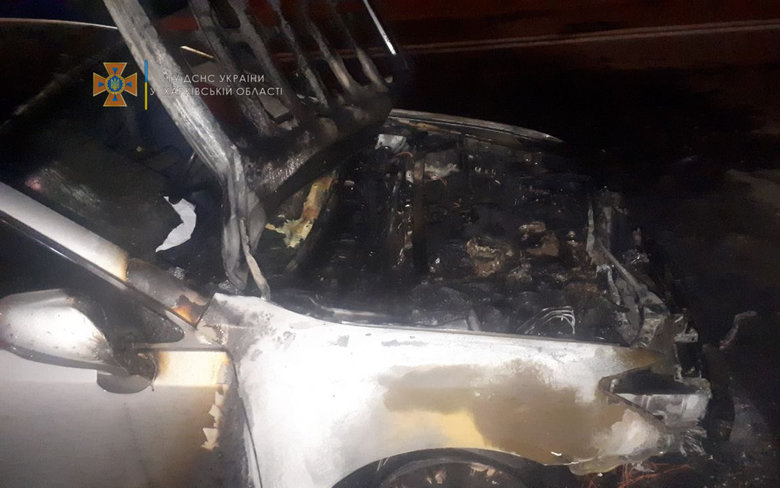 У Харкові спалили Lexus батька працівника Генпрокуратури Калюжного, - ЗМІ 02