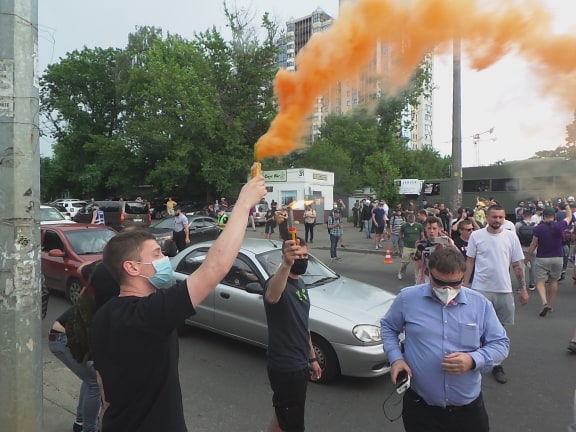 Мітингувальники під судом над Стерненком перекрили вулицю Дегтярівську 13