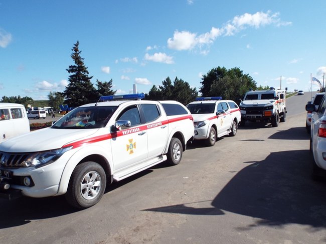 Біля зруйнованого моста в Станиці Луганській почали розмінування 03