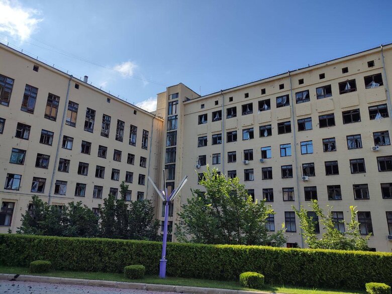 Наслідки ранкових обстрілів Харкова: постраждала виключно цивільна інфраструктура 08