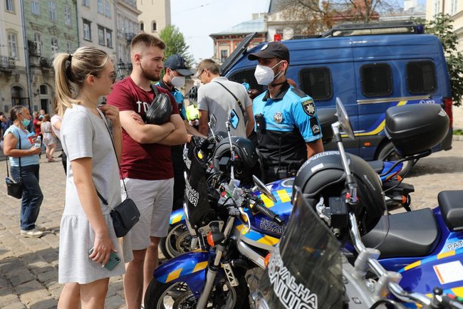 Поліцейські мотопатрулі виїхали на вулиці Львова 03