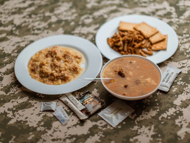 Poroshenko: Soldiers fighting in Donbas to be supplied with new field rations meeting NATO standards 02