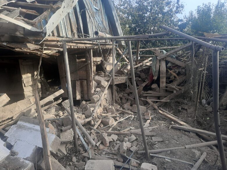 Occupants shelled Nikopol with artillery, wounding 5-year-old boy and woman 04