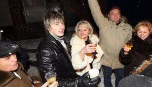 Родственники и соратники Луценко встретили Новый год под СИЗО с елкой и шампанским. ФОТОрепортаж