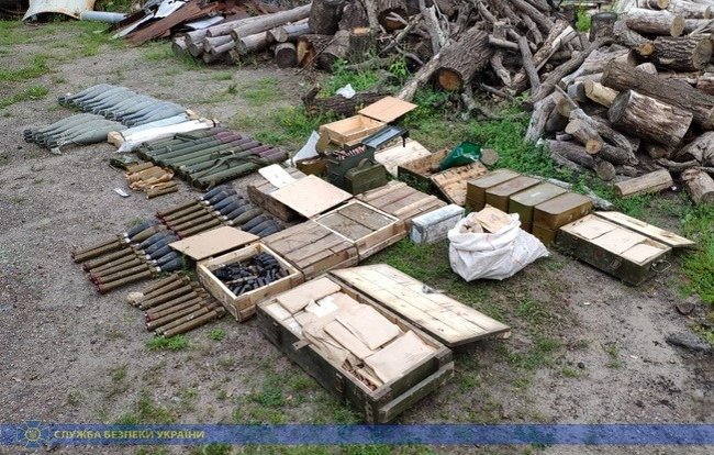 СБУ обнаружила схрон с оружием на Луганщине 04