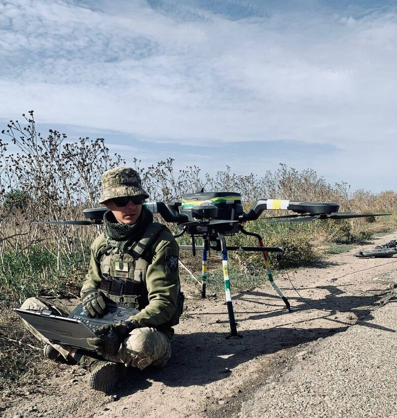 На Херсонщині сапери перед розмінуванням обстежують території за допомогою дронів 01