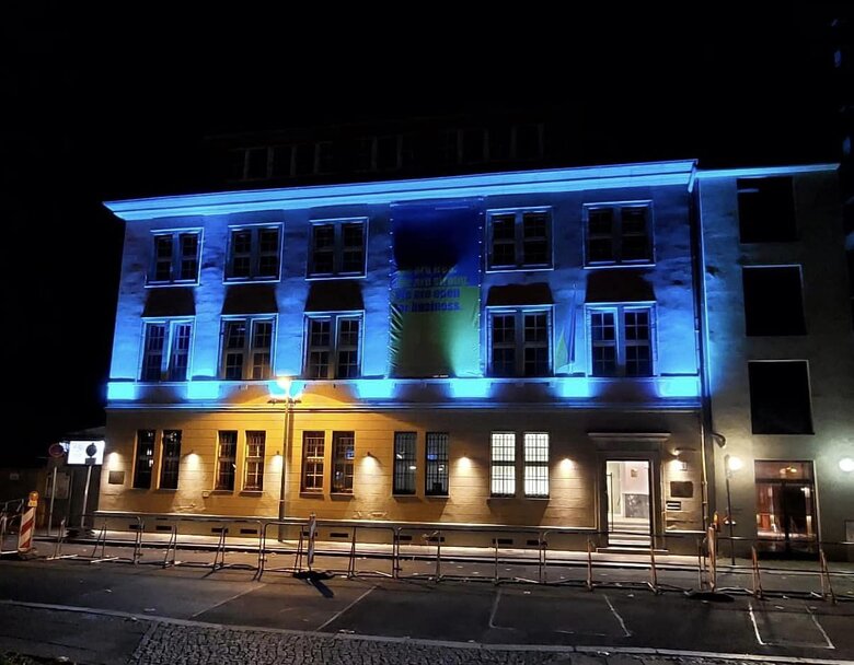 Embassy of Ukraine in Germany turned off evening lighting as sign of solidarity: We will turn it on after victory 02