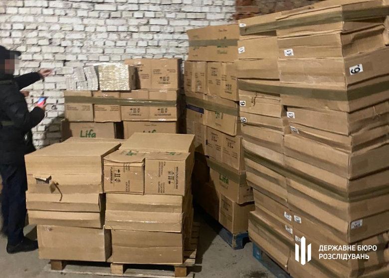Контрабандную партию сигарет на 27 млн грн готовили к отправке в Венгрию. Проверяется причастность чиновников Одесской таможни, - ГБР 10