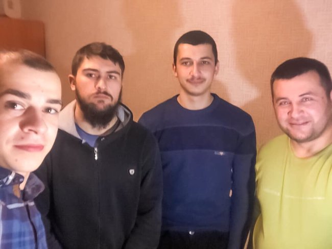 Ночью в Ростове-на-Дону задерживали крымскотатарских активистов, ехавших на суд по политзаключенным 01 Ночью в Ростове-на-Дону задерживали крымскотатарских активистов, ехавших на суд по политзаключенным 01