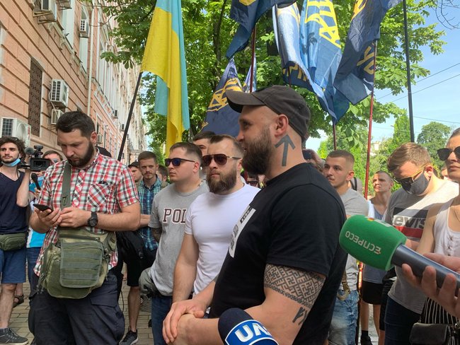 Печерський суд розглядає позов Сивохо і слуги народу Бужанського проти ветеранів АТО. Нацкорпус протестує під судом 07