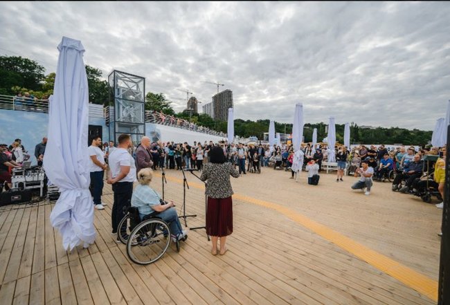 35 миллионов в песок: в Одессе открыли уникальный инклюзивный пляж 02
