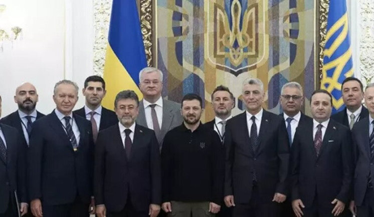 Zelenskyy meets with representatives of Turkish government and business: They discusses cooperation in drone production and reconstruction of Ukraine. VIDEO