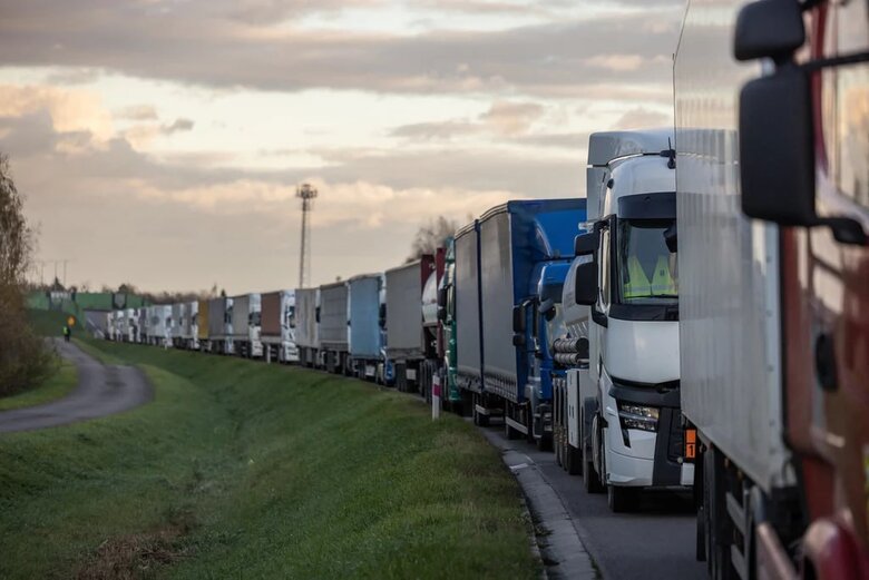 Скільки грошей втратить Україна через страйк на польському кордоні 01
