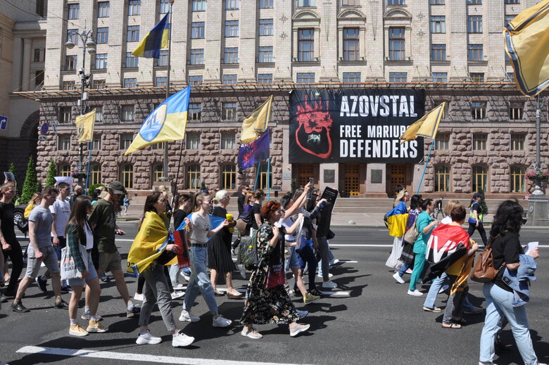 Anniversary of order to withdraw from Azovstal: march We are waiting for home of heroes of Mariupol took place in center of Kyiv 48