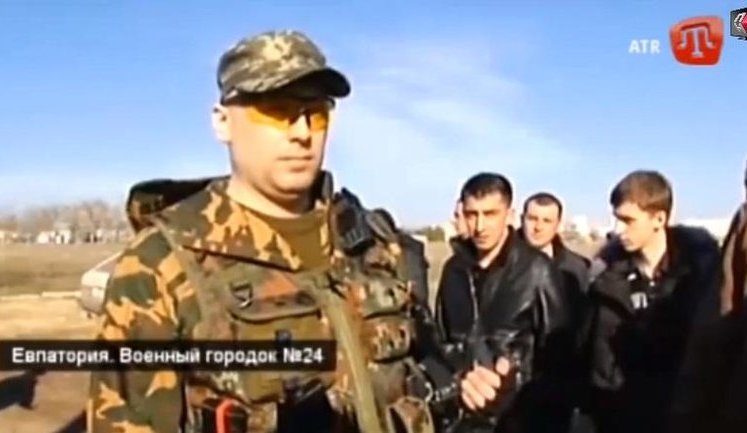 Жители Евпатории требуют от российских солдат покинуть город: "От кого вы нас защищаете?! Порядок у нас был пока вы не приехали!". ВИДЕО