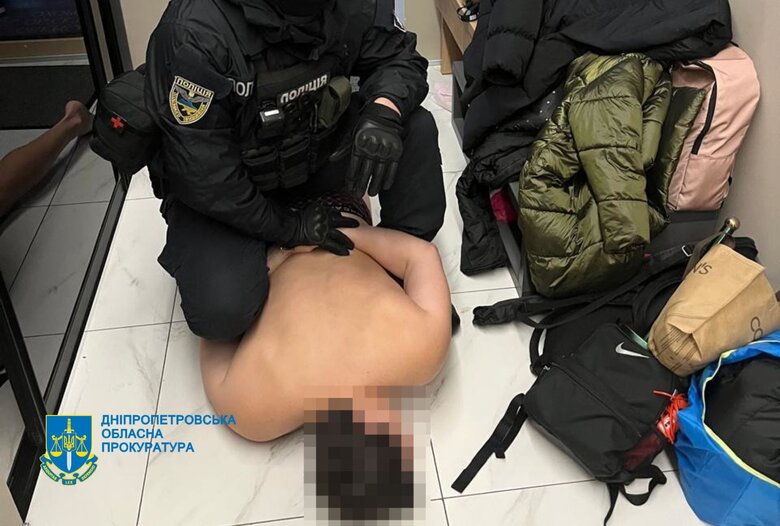 затримання підозрюваних в пограбуванні аптеки