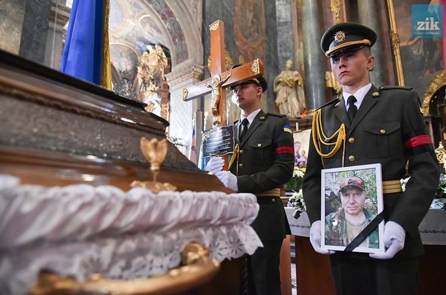С погибшим воином 24-й ОМБр Юрием Довганыком простились во Львове 08