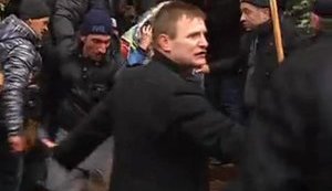 Нападение на Навального совершил агент ФСБ Петрунько, участвовавший в захвате Харьковской ОГА, - журналист