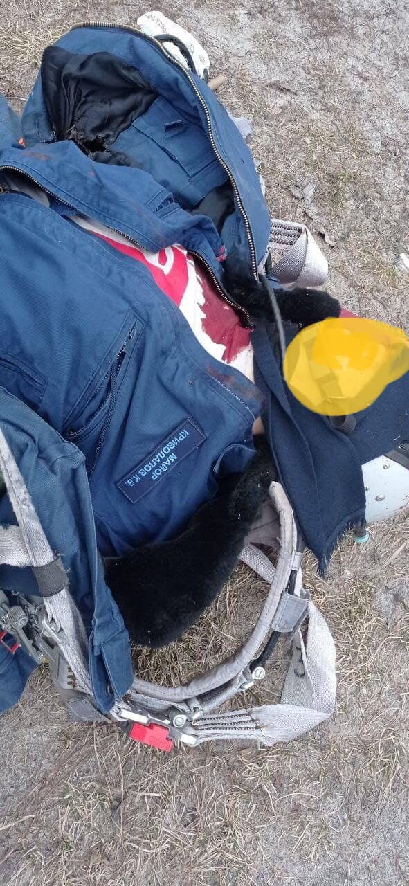 Одного з пілотів збитого у Чернігові російського СУ-25 затримано, другий - знищений 05 Одного з пілотів збитого у Чернігові російського СУ-25 затримано, другий - знищений 05