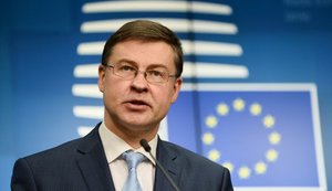 ЕС продолжит работу над кредитом в 90 млрд евро для Украины несмотря на вето Венгрии, - Домбровскис