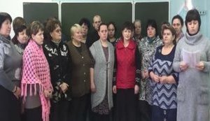 "В епоху інноваційних технологій у нас немає стільникового зв'язку, інтернету, газу, доріг і питної води", - жителі села Аполлонівка Омської області звернулися до президента РФ Путіна. ВIДЕО