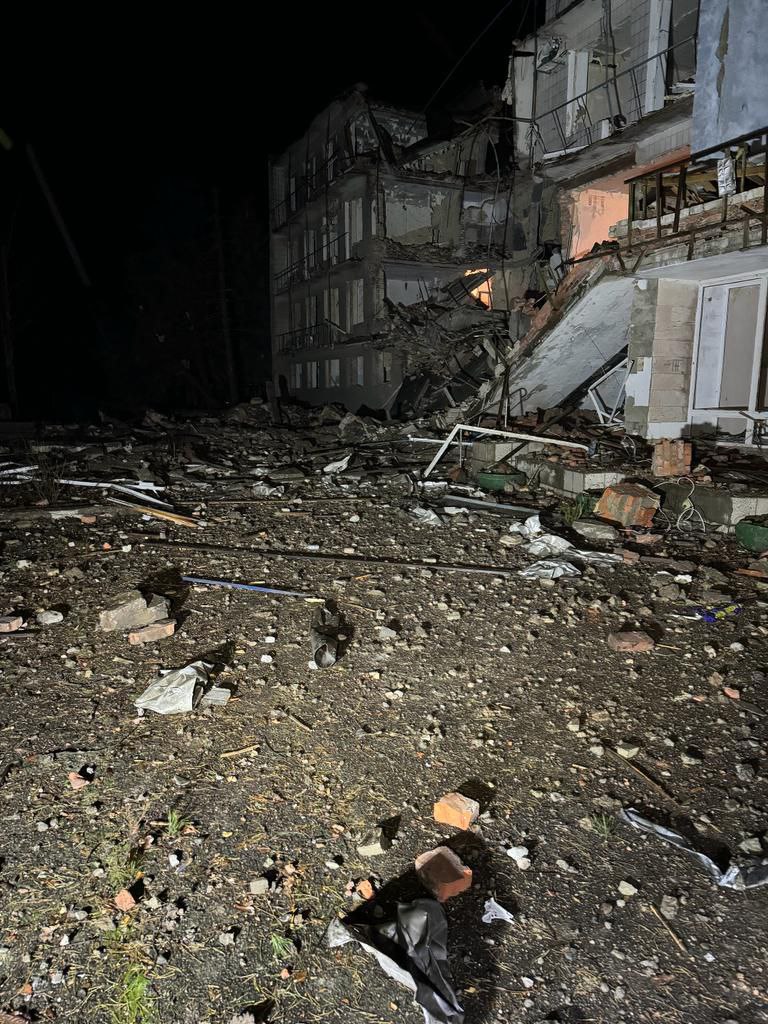 Occupants attacked Kurakhove with missiles: kindergarten, school were destroyed, high-rise buildings were damaged 06