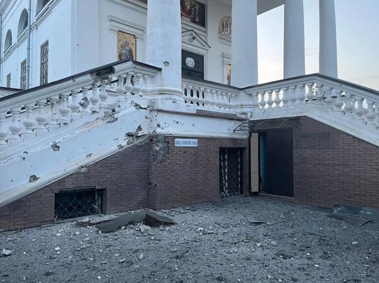 Kherson’s Holy Spirit Cathedral damaged as result of night shelling 03
