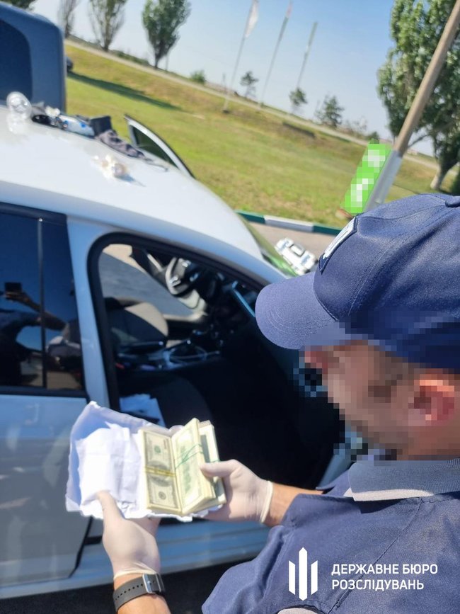 Прокурор Бердянской окружной прокуратуры задержан на взятке в 25 тыс. долларов, - ГБР 03 Прокурор Бердянской окружной прокуратуры задержан на взятке в 25 тыс. долларов, - ГБР 03