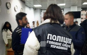 "Нагріли" громадян США на 7,5 млн доларів: Нацполіція спільно з ФБР припинила діяльність міжнародного ОЗУ. ВІДЕО+ФОТОрепортаж