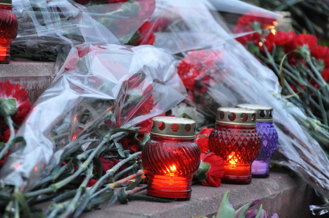 Вечір памяті Небесної Сотні відбувається в центрі Києва 05