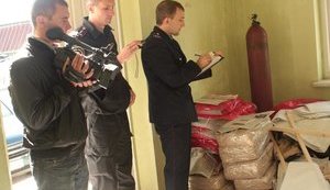 Во Львове милиция проводит обыск в штабе кандидата от оппозиции. ФОТО
