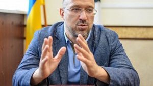 Украина входит в мировой финансовый кризис, – Шмыгаль