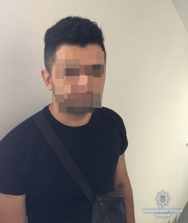 Полиция изъяла метадона на полмиллиона гривен в Киеве 01