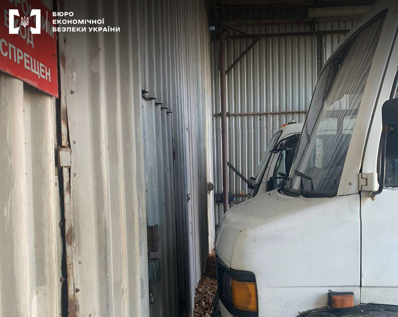 Ухилення від сплати податків на 120 мільйонів: БЕБ проводить обшуки на відомому алкогольному заводі 02