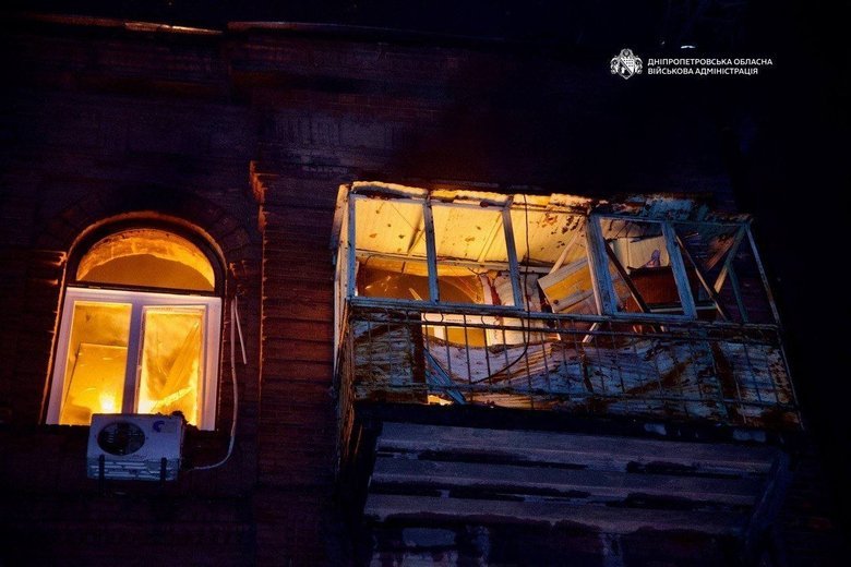 Російська атака на Дніпро: загиблий, поранені та масштабні пожежі
